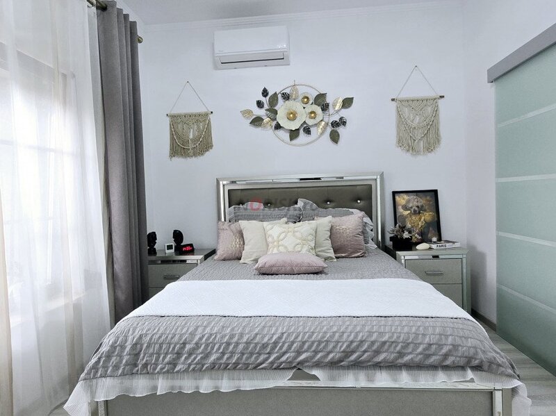 Cernica, vila moderna 4 camere, teren 331 mp, pret super,